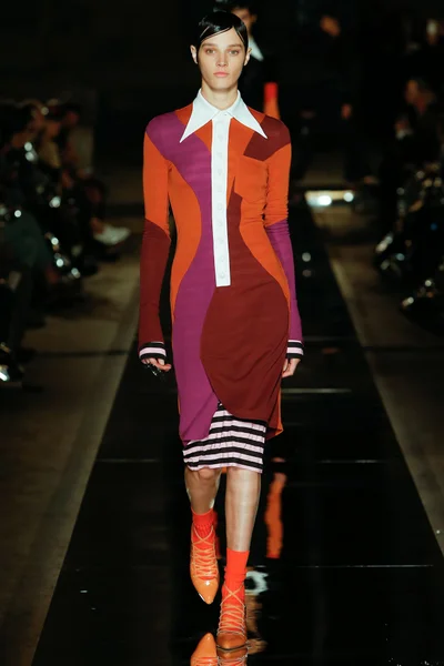 Look 19
